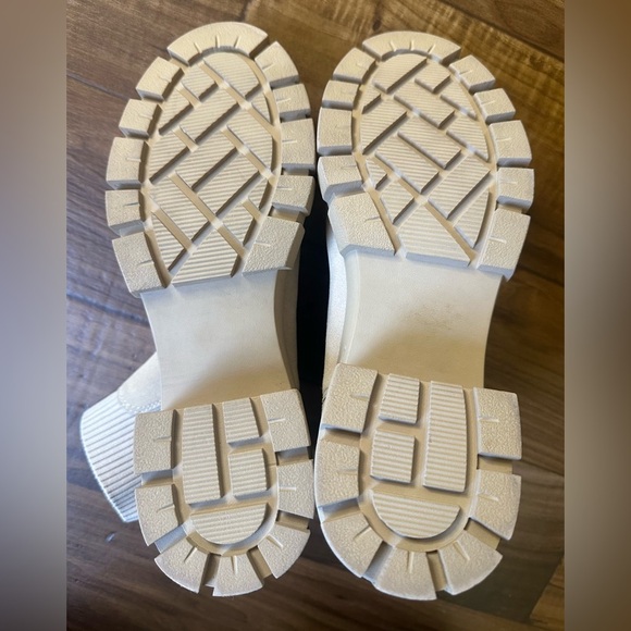 Steve Madden Women's Hayle Ankle Booties beige size 9.5 modern. - Picture 4 of 6